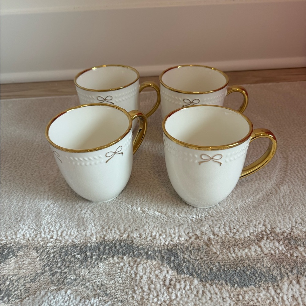 Elegant White and Gold Bow Mugs Set of 4